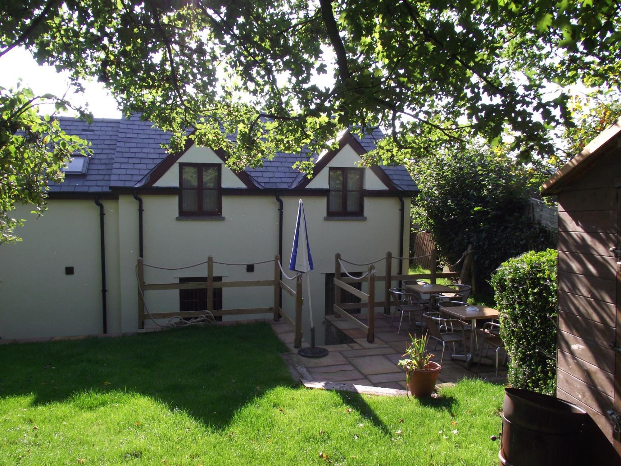Carpenters Cottages Llanishen Exterior foto